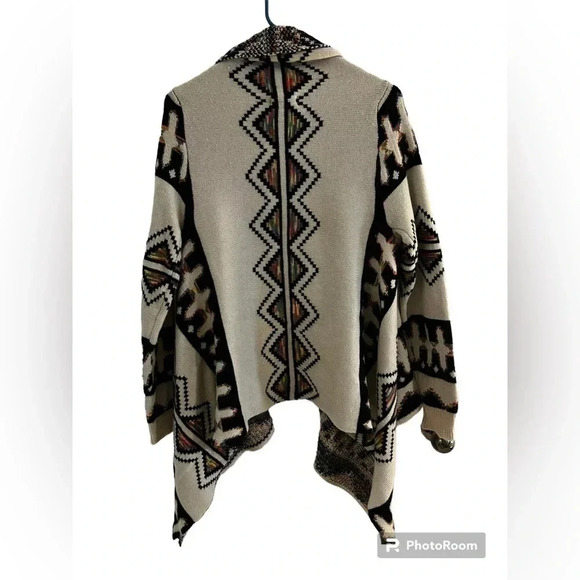 Altar’s State Aztec poncho cardigan size medium - Picture 3 of 6
